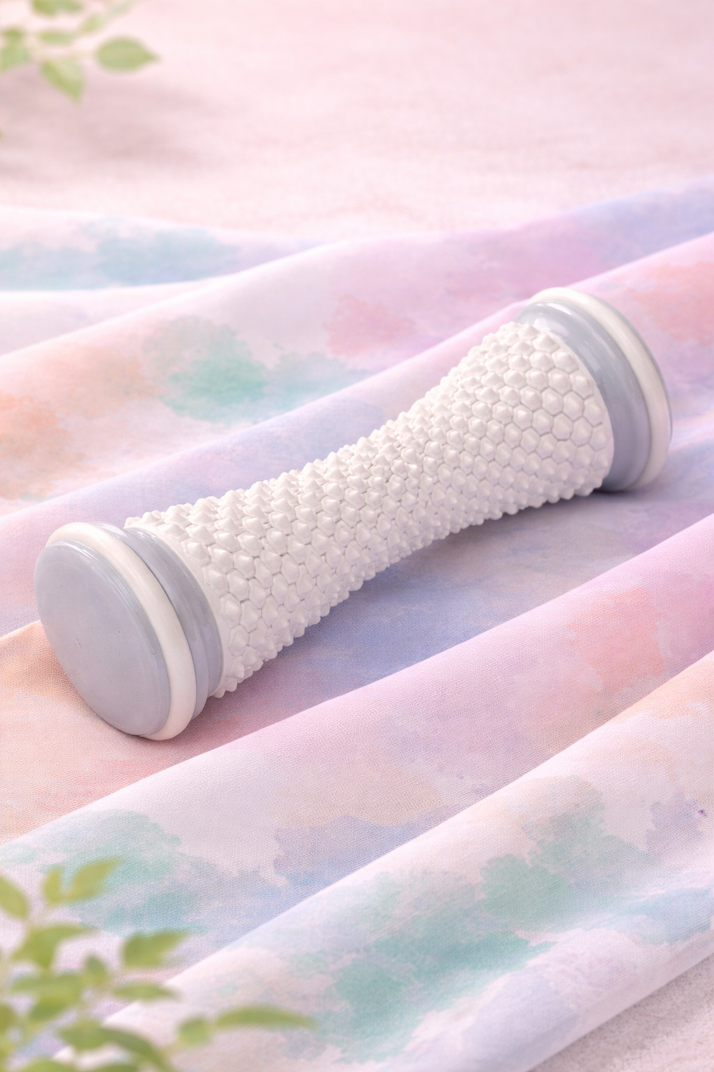 🦶 Fußmassageroller zur sanften Fußstimulation im Alltag. Pflegeleicht, handlich & vielseitig einsetzbar. Ideal für achtsame Momente zwischendurch.
