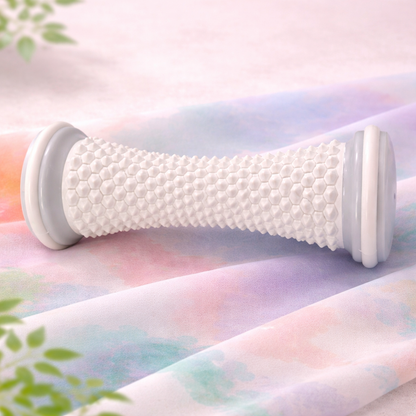 🦶 Fußmassageroller zur sanften Fußstimulation im Alltag. Pflegeleicht, handlich & vielseitig einsetzbar. Ideal für achtsame Momente zwischendurch.